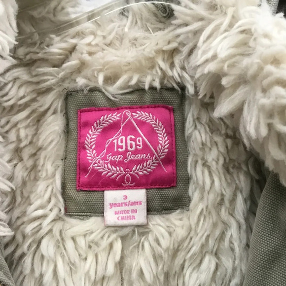 Gap Jeans toddler  furry army parka, size 3T - Picture 4 of 6